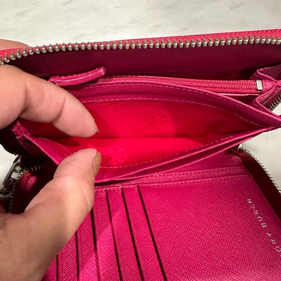 Tory Burch Clutch/Wallet with Wristlet Strap - Picture 3 of 8